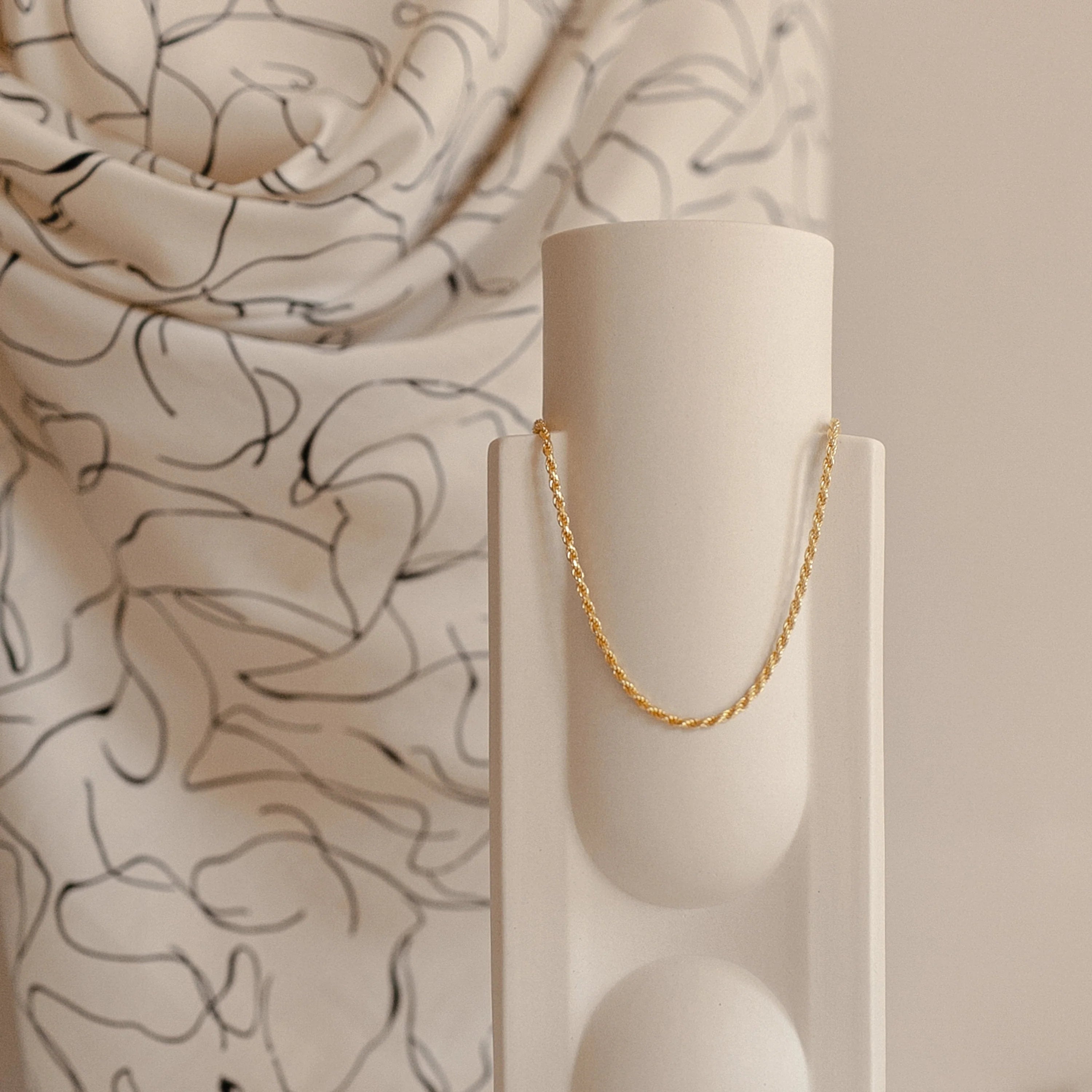 Essential Iconic Necklace Chains